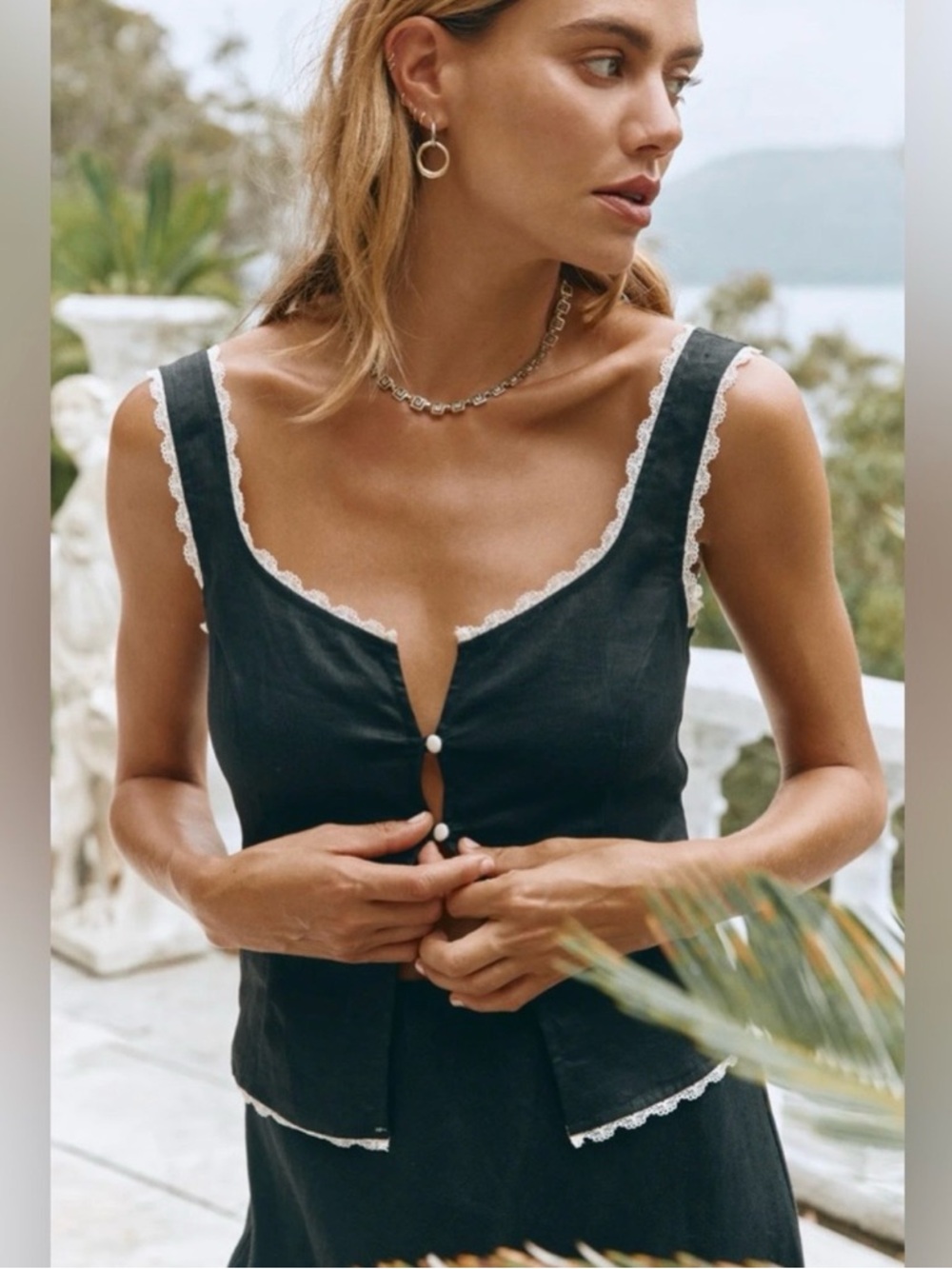 VRG GRL LOVE LANGUAGE LINEN BUTTON
FRONT TOP BLACK, AUS 6 /US XS